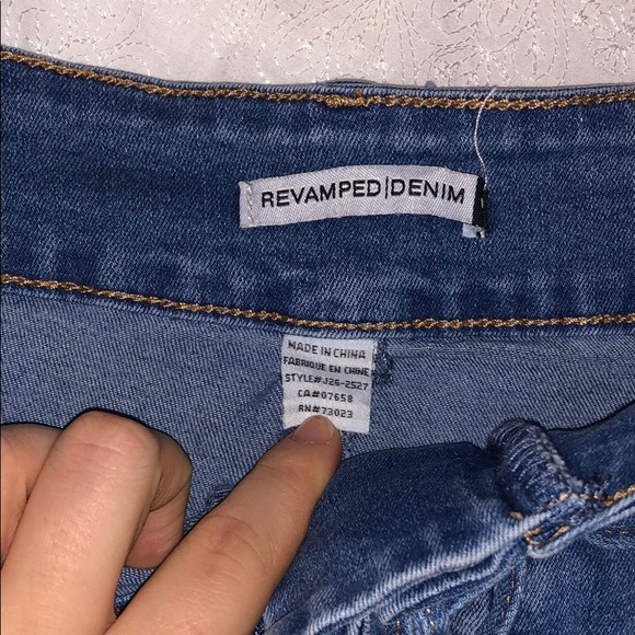 Size 00 blue jeans mini skirt - Picture 3 of 3